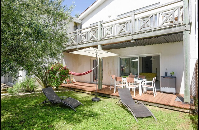 100 m from the beach, near La Rochelle, beautiful T3 on private garden level