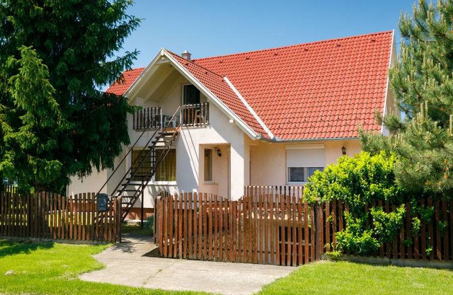 100 m² Apartment ∙ 2 bedrooms ∙ 5 guests