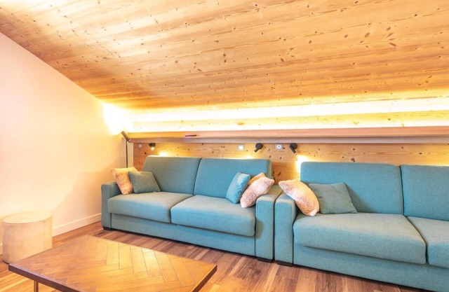 100m from resort center, balcony, parking, tv, ski locker, 65m², Valmorel