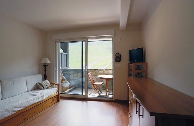 100m from resort center, 1st floor, parking, tv, ski locker, 49m², Peyragudes