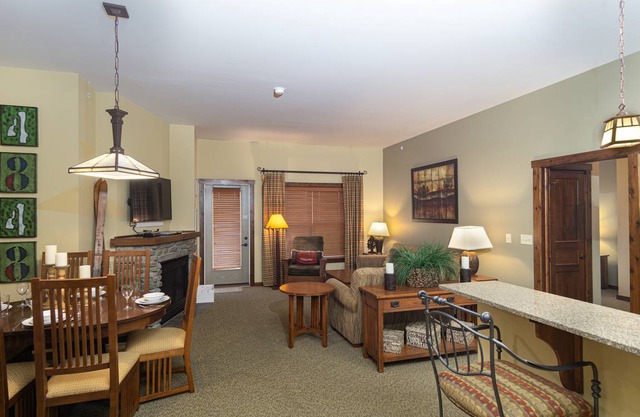 105 m² Condo ∙ 2 bedrooms ∙ 8 guests