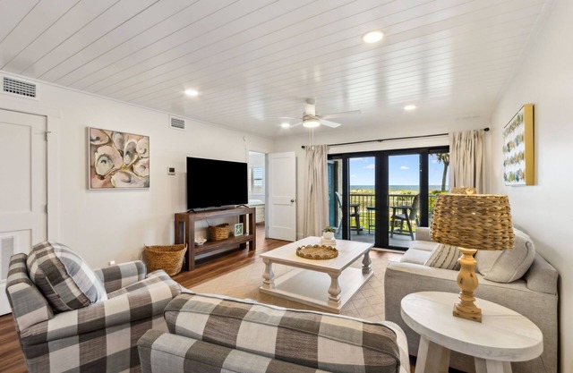 109 Amelia by the Sea