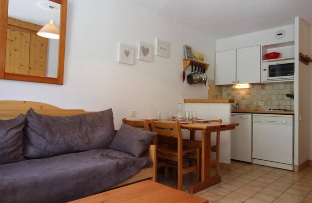 10m from ski slopes, 2nd floor, balcony, tv, ski locker, 25m², Val Cenis