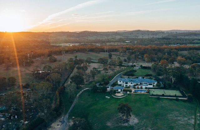 11 Acres Luxury Estate - 15 mins to Canberra!