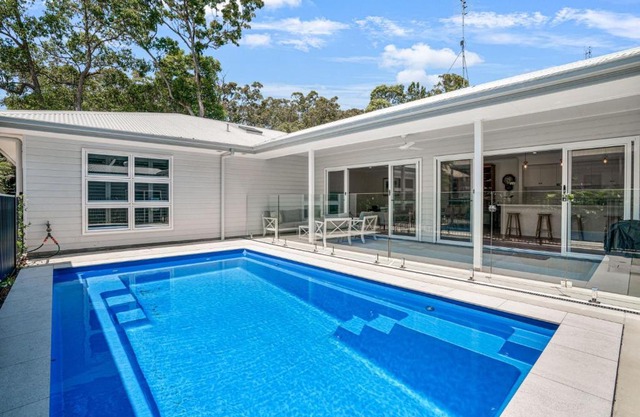 11 Esprit Drive - Rainbow Shores. Swimming Pool - Wifi - Walk to beach
