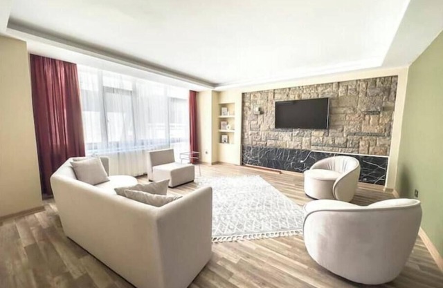 110-Luxury Downtown, Safe, Peaceful