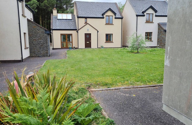 13 SNEEM LEISURE VILLAGE, family friendly in Sneem, County Kerry