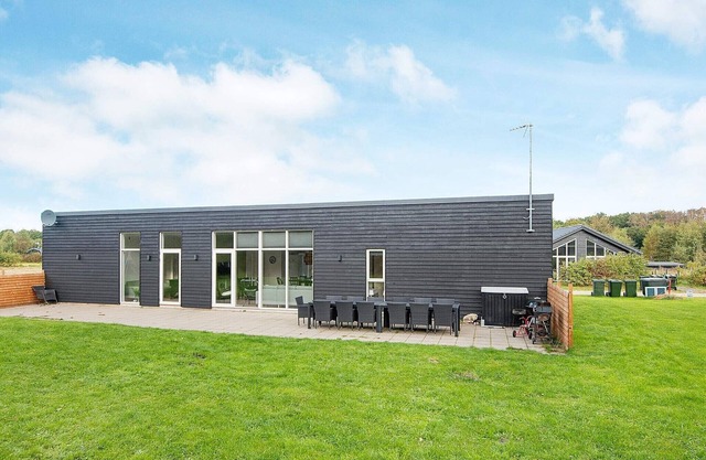 14 person holiday home in Glesborg-By Traum