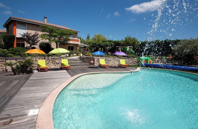 14-person villa with heated pool