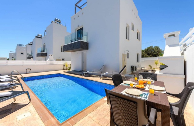 140 m² Villa ∙ 3 bedrooms ∙ 6 guests