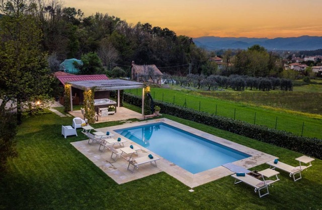 Catia Farmhouse Jacuzzi Getaway Experience 