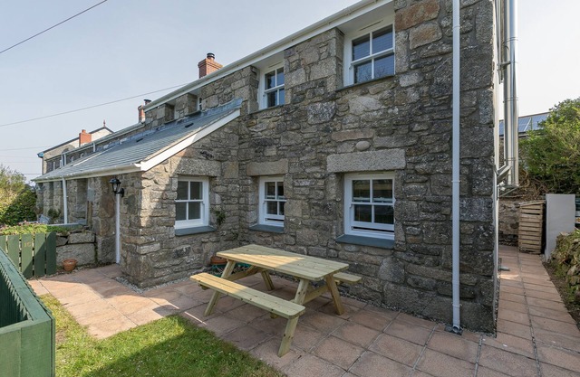 15 BOSCASWELL DOWNS, pet friendly, with open fire in Pendeen