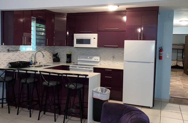 15 or More Stays-Charming 2 BR-5 Beds -Sleep 10 UNIT 1