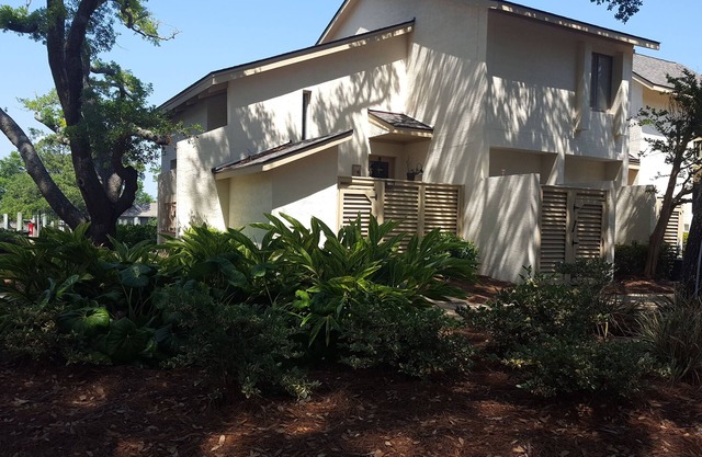1602 Port Villa - South Beach Villa - Tennis/Dock access/View of Cove