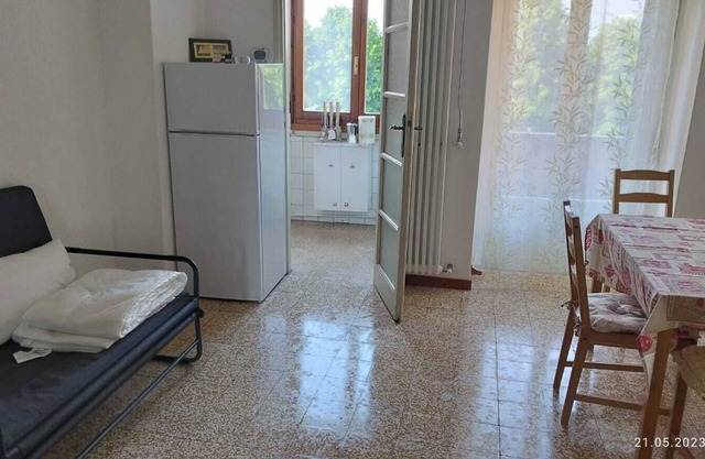 18 Minuten mit Zug vom Milano Entfernt. 2-zimmer-apartment mit 2 Balkon