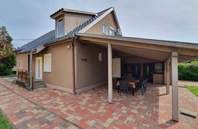 180 m² House ∙ 5 bedrooms ∙ 14 guests