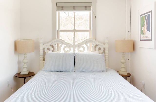 1830 Enchanting, Light-Filled Farmhouse Apartment