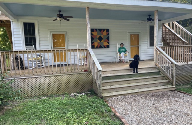 1850 Cottage Two bedroom handicapped accessible, dog friendly