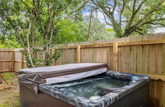 1955 Beauty Under the Oaks in Historic Old Town