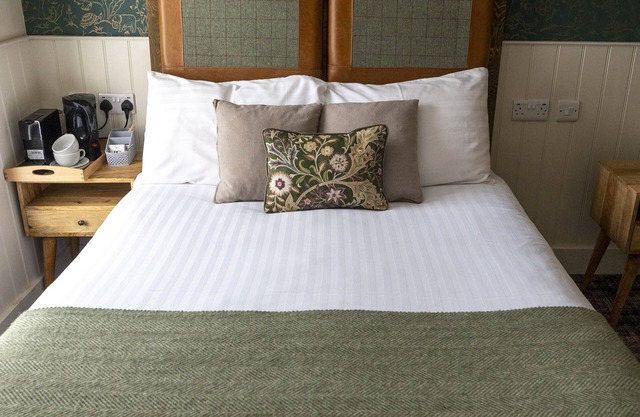 19th century Inn with luxury accommodation & free breakfast