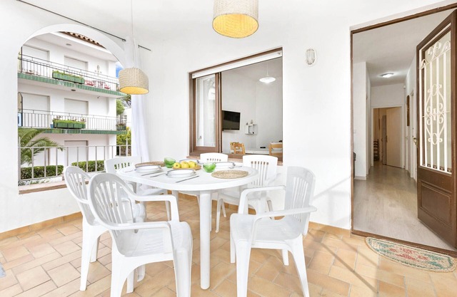 1BLA01 - 5 bedroom duplex located only 200m from the beach of Llafranc.