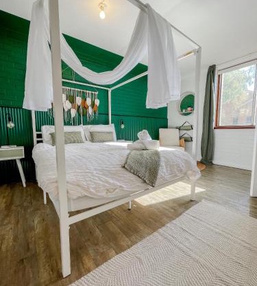 1BR Apartment with Free Parking near Perth CBD