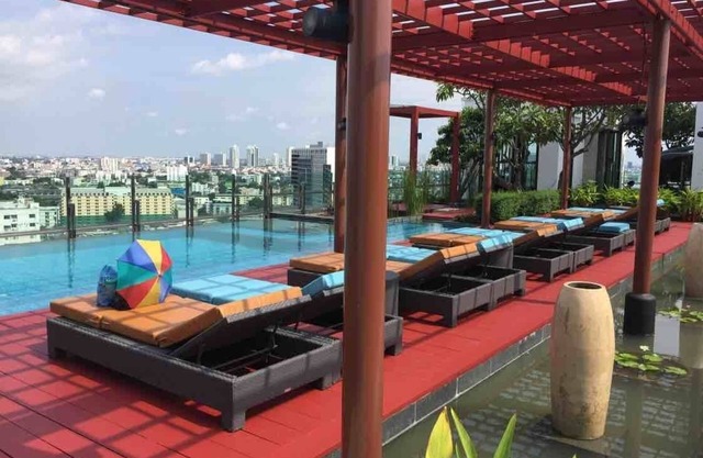1BR CONDO BTS Sukhumvit Line + Wifi