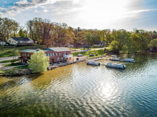 1BR Fife Lake Haven with Fire Pit & Hot Tub