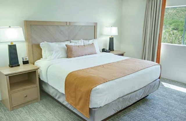 1BR Suite @ the Starr Pass Golf