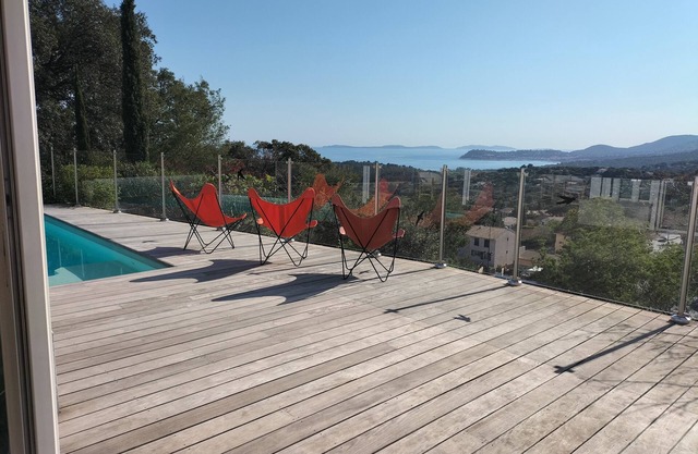 1st level villa overlooking the sea and the village - 300m from shops and restaurants