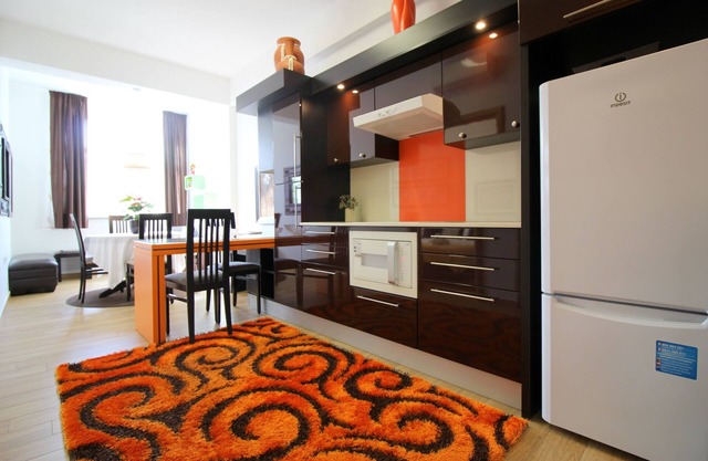 2-4 persons, modern furnishings, air-conditioned, washing machine
