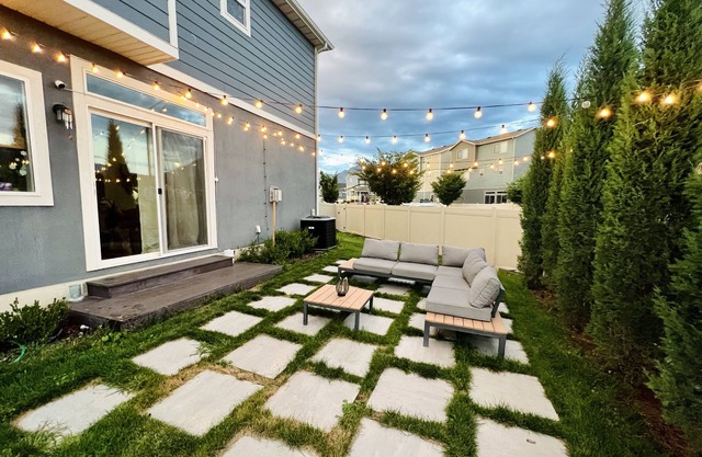 2 Bdr 2.5 Bath Mnt View Backyard for 6 Guests