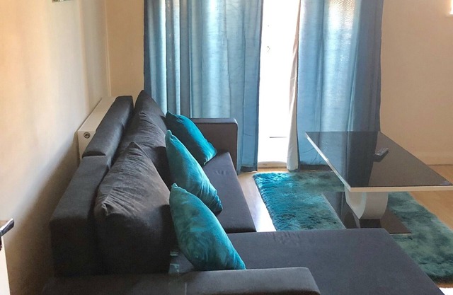 2 bed apartment in Dagenham, London
