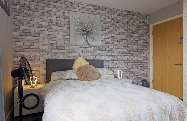 2 Bed Apt - Free Parking - Close to City Centre