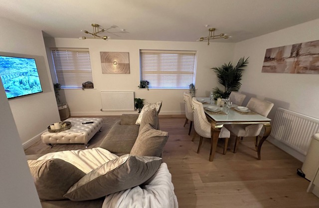 2 bed modern town house
