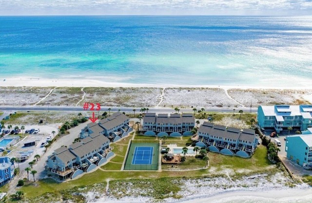 2 Bedroom 2.5 Bathroom & Loft #23 San Deluna Townhome Pensacola Beach - Sleeps 9