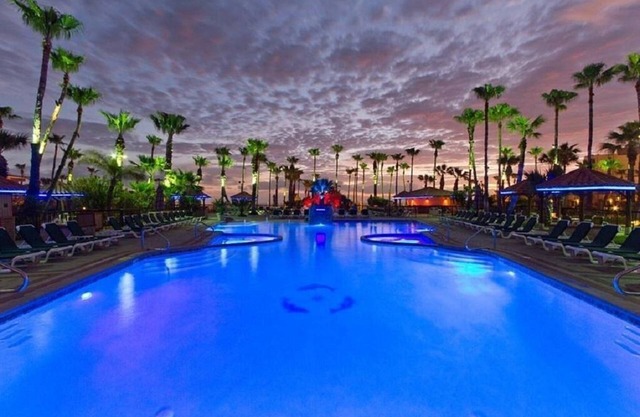 2 Bedroom 2 Bathroom Condo #1105