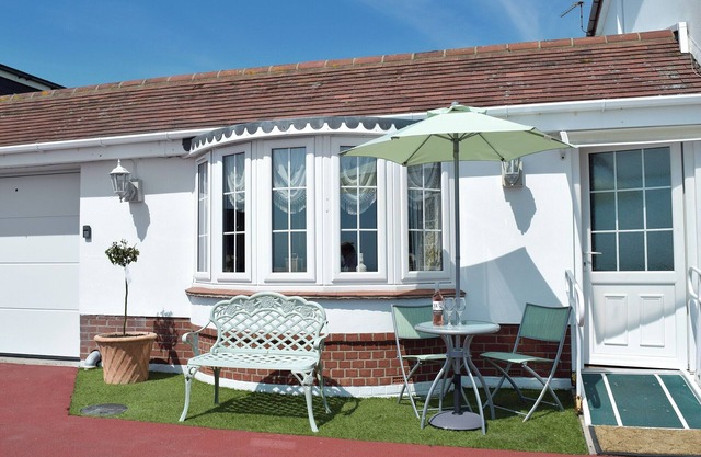 2 bedroom accommodation in Clacton-on-Sea