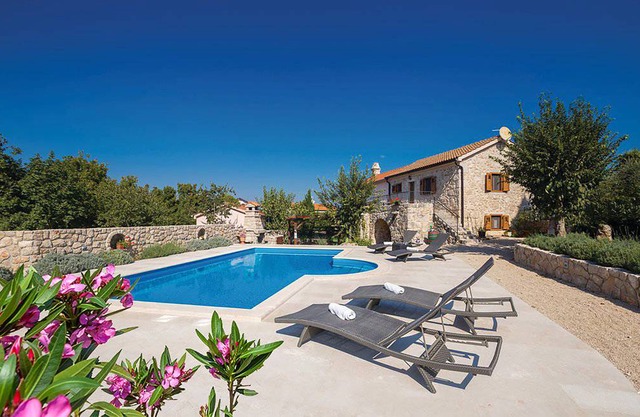 2 bedroom accommodation in Malinska