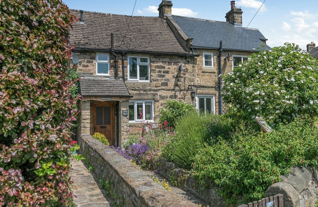 2 bedroom accommodation in Eyam, near Bakewell