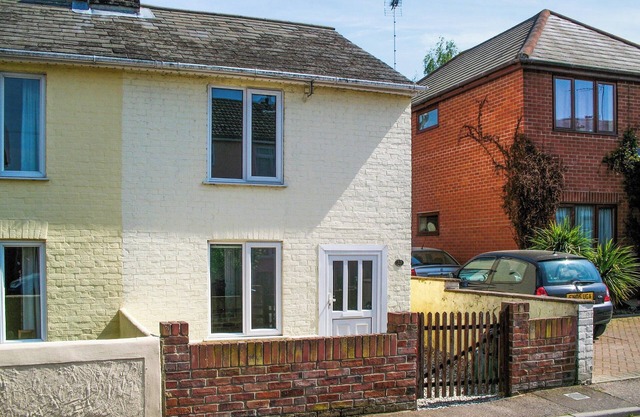 2 bedroom accommodation in Manningtree