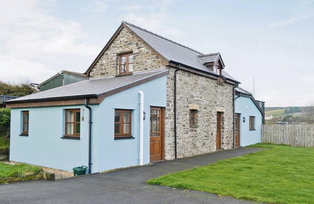 2 bedroom accommodation in Llanfarian, Aberystwyth