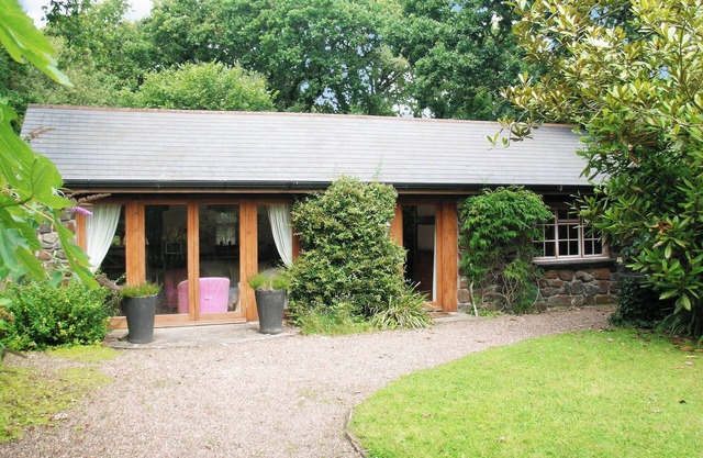 2 bedroom accommodation in Instow, near Barnstaple