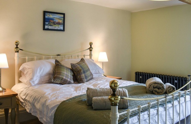 2 bedroom accommodation in Bretton, near Holmfirth