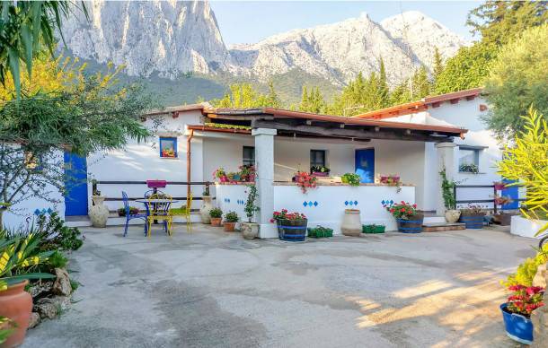 2 bedroom accommodation in Oliena