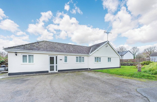2 bedroom accommodation in Oakford, near Llanarth