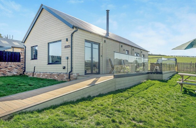 2 bedroom accommodation in Thorness
