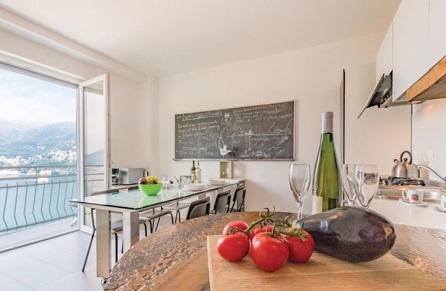 2 bedroom accommodation in Blevio -CO-
