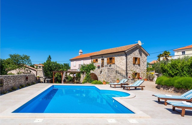 2 bedroom accommodation in Malinska