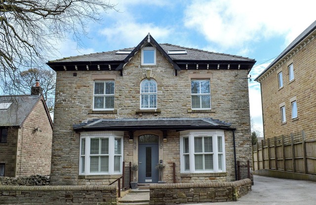 2 bedroom accommodation in Buxton